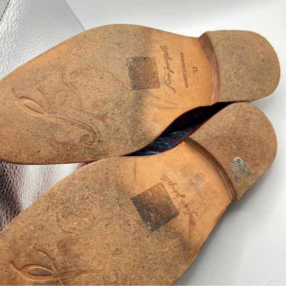 Free People Butterfly Effect Slippers Mules Tapestry Faux Fur Lined Red Blue 6.5 - Picture 6 of 6